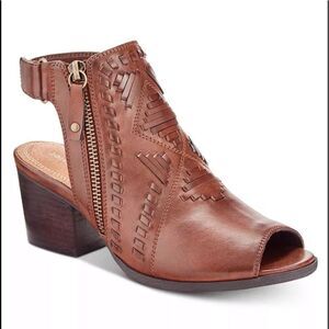 Bare traps Ivalyn BLOCK HEEL booties